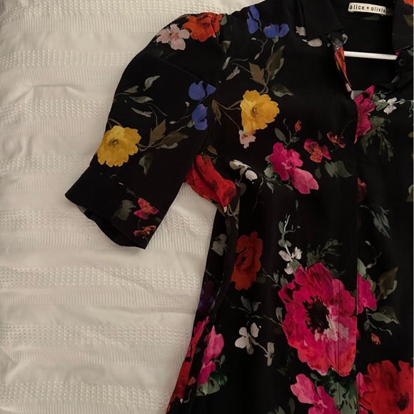 Alice + Olivia Gem Puffed Sleeved and Collared dress - Picture 3 of 5